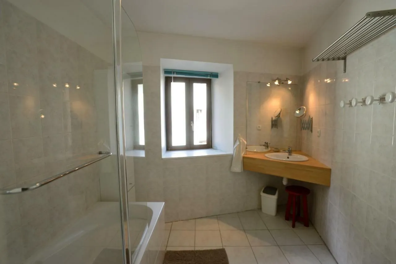 Refuge Du Vieux Bourg Guest house